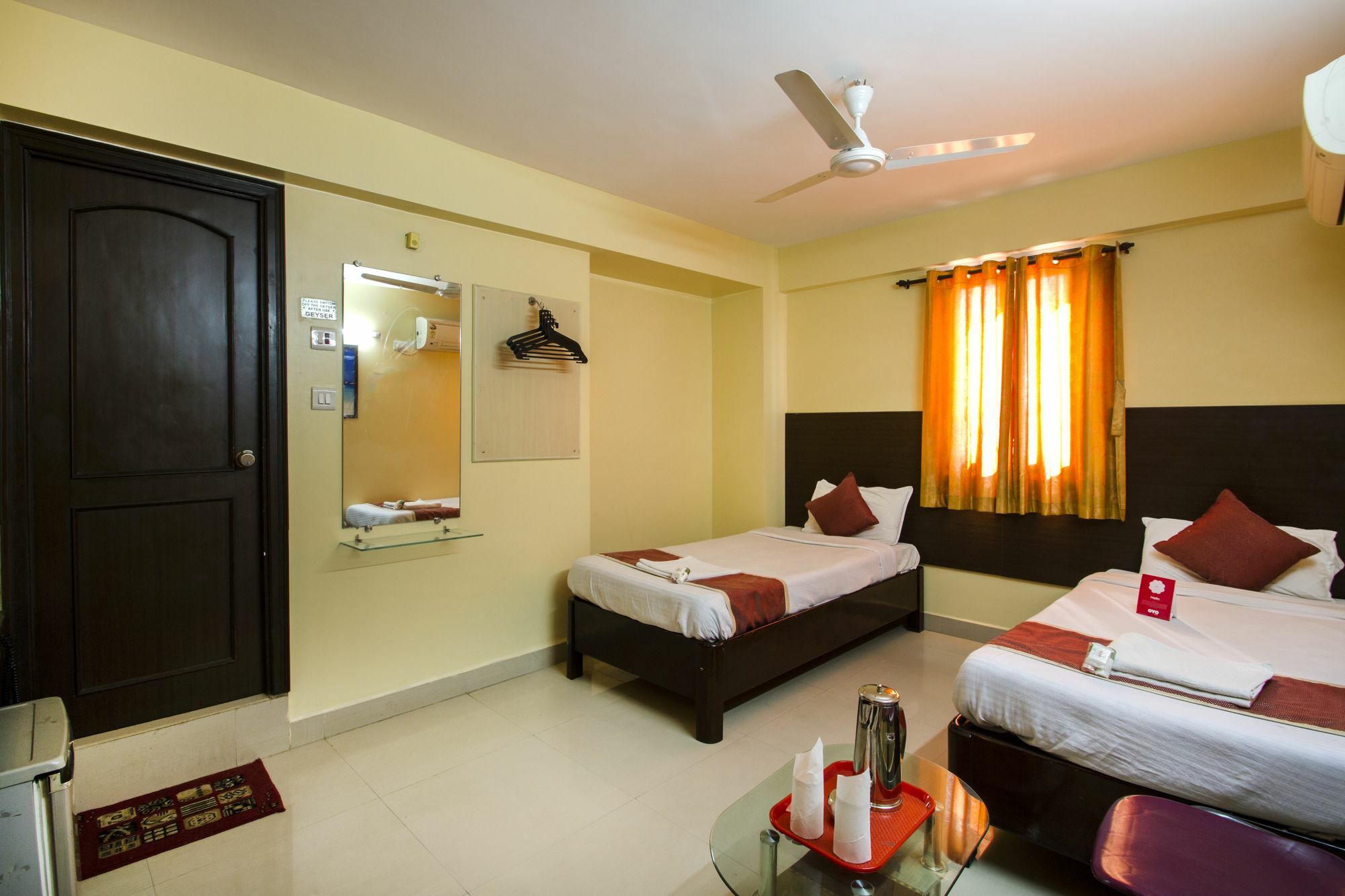 Oyo 2840 Kanha Grand Hyderabad Eksteriør billede